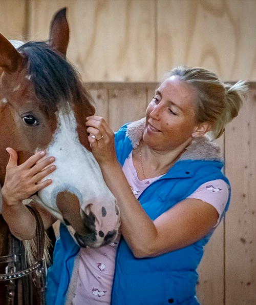 ansprechpartner-horsebasics-kinderreitunterricht-reittherapie-svenja-ferl ansprechpartner-horsebasics-kinderreitunterricht-reittherapie-svenja-ferl